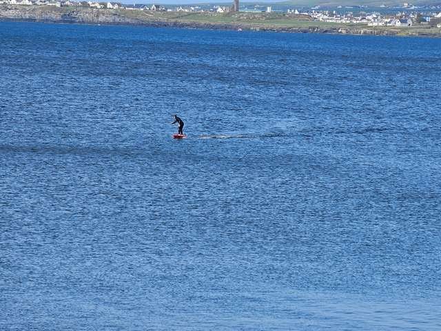You need a motor to ride a surfboard today !